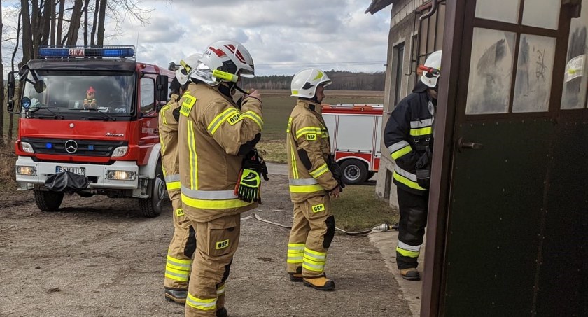 Pożar w warsztacie ślusarskim w gminie Kobylin-Borzymy [foto]