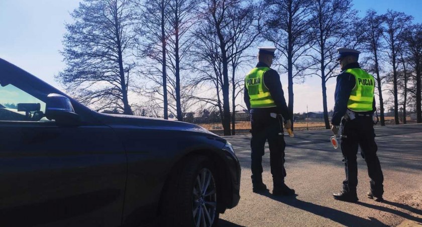 Jechała ponad 100 km/h w terenie zabudowanym. Kobieta straciła prawo jazdy