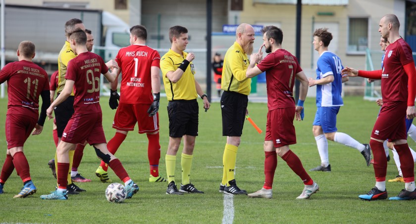 IV liga: Ruch ukarany walkowerem stracił pozycję lidera. Zadecydowało 5 minut