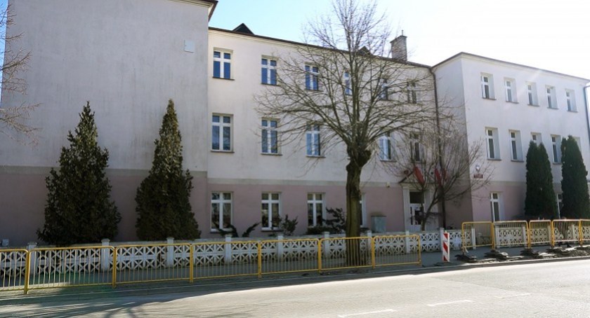 Dyrektor SP1 w Wysokiem Mazowieckiem ogłasza nabór na stanowisko głównego księgowego 