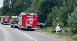Dachowanie w Dąbrowie Wielkiej. Za kierownicą 20-latek [foto]
