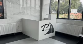 Wsparcie dla pasażerów po zmianach PKS Nova – nowe stanowisko przewoźnika na dworcu