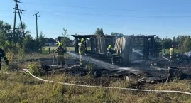 Ogień strawił budynek gospodarczy. Akcja strażaków w&hellip;