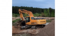 Skradziono koparkę w gminie Klukowo. Właściciele proszą o pomoc! [FOTO]