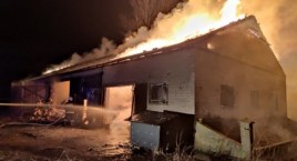 Czyżew: Sześć zastępów straży walczyło z pożarem stodoło-obory [foto]