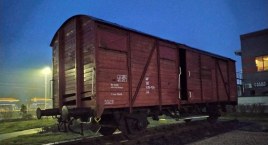 Wagon-pomnik w Szepietowie. Uczci pamięć Sybiraków i Romów [FOTO]