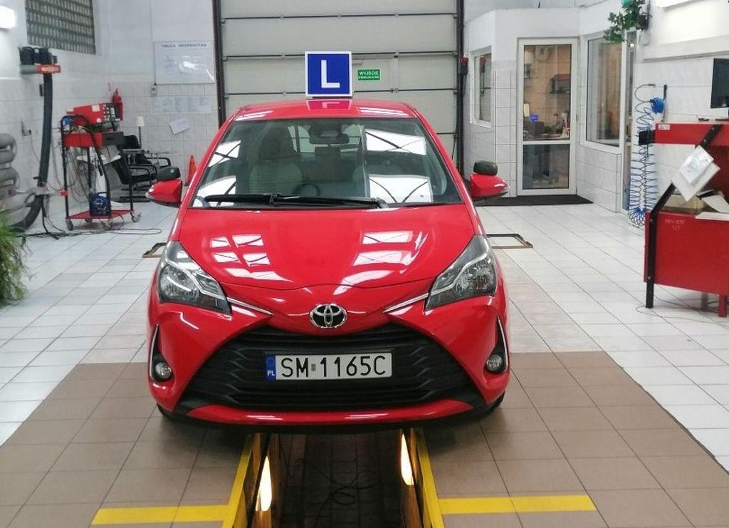 Uczniowie CKZiU będą się uczyć jeździć w nowiutkiej toyocie