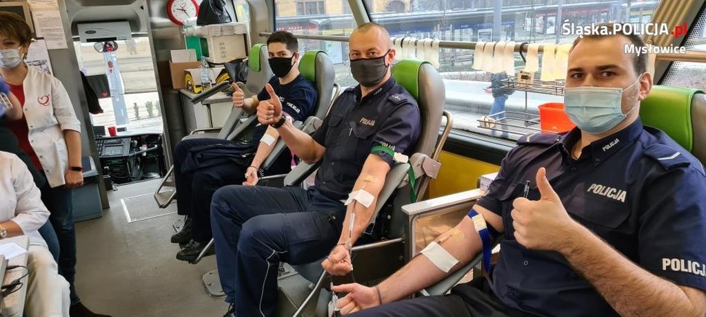 Mysłowiccy policjanci podjęli wyzwanie i oddali krew