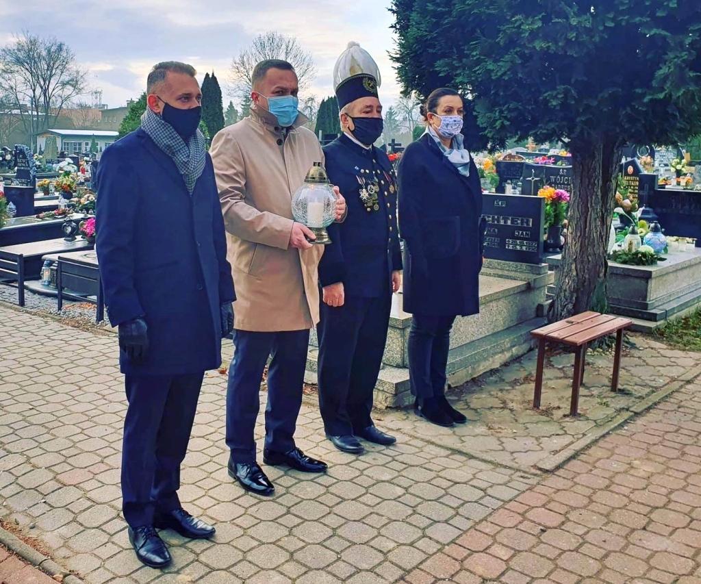 Kwiaty w górniczych miejscach pamięci