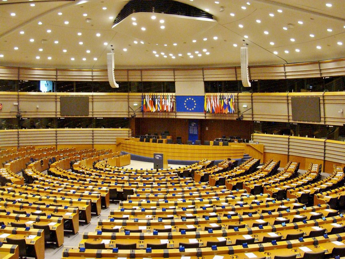 Europosłowie potępili orzeczenie TK. Jest rezolucja