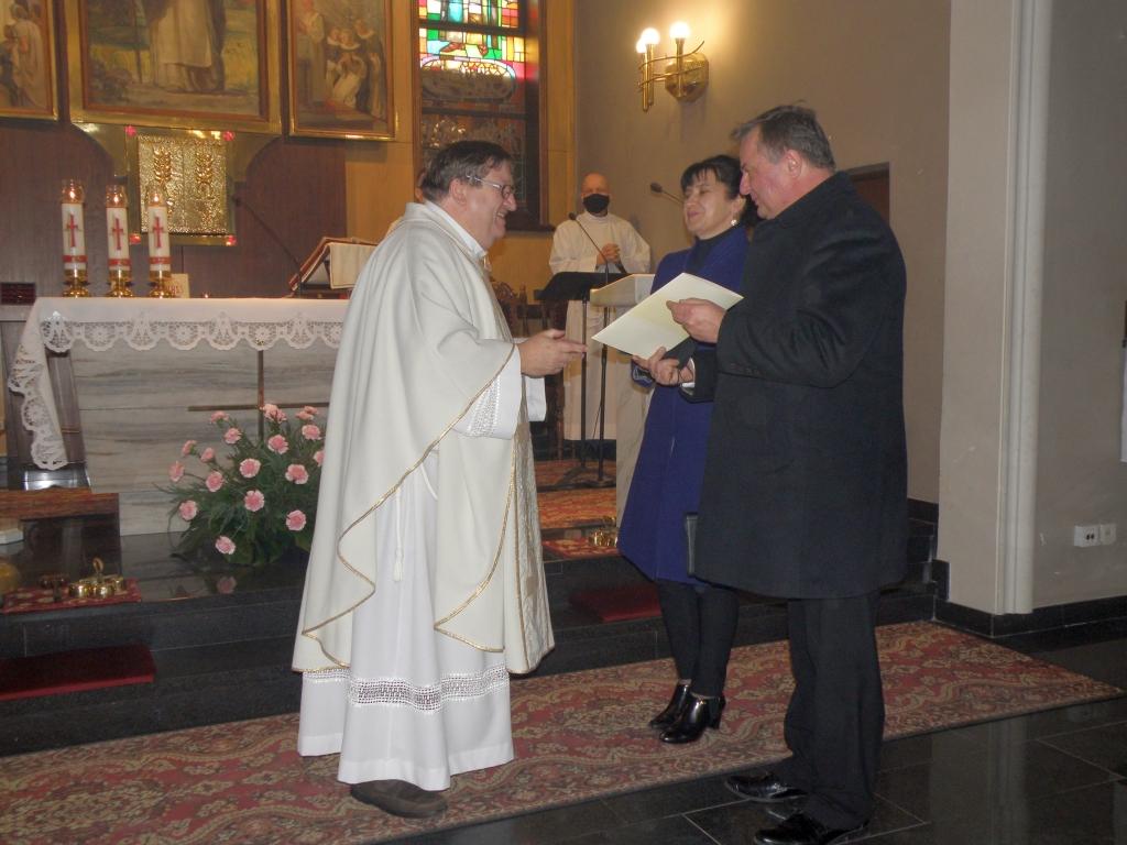 Medal Pro Christi Regno dla założycieli morgowskiego chóru