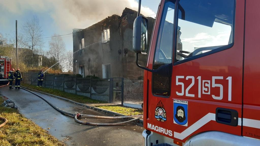 Zmarła mieszkanka Kosztów poparzona w pożarze