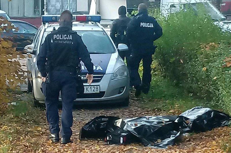 Ciało zmarłego górnika od 10 godzin pod kopalnią. Nie ma kto go zabrać