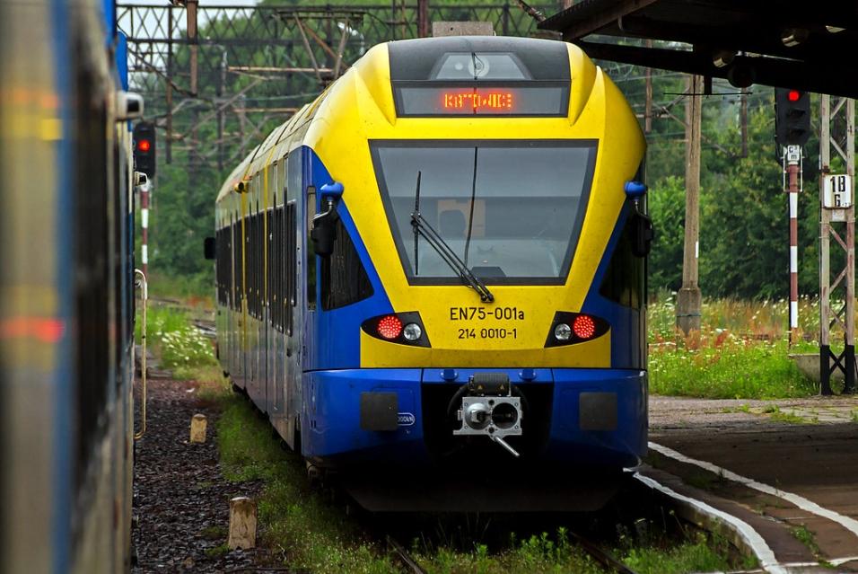 Do Krakowa taniej pociągiem niż przez A4