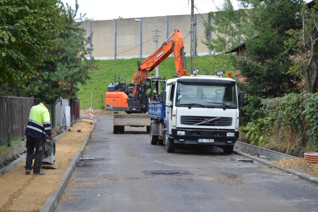 Ul. Kolejowa w remoncie. Prace potrwają dłużej niż planowano