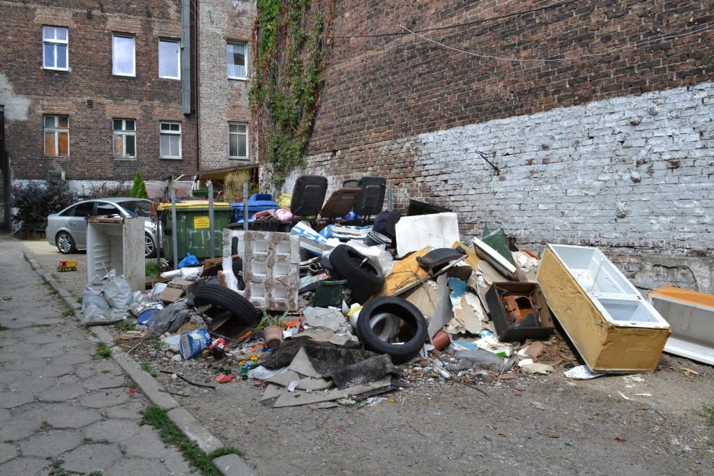Gdzie oddać za darmo odpady budowlane i poremontowe?