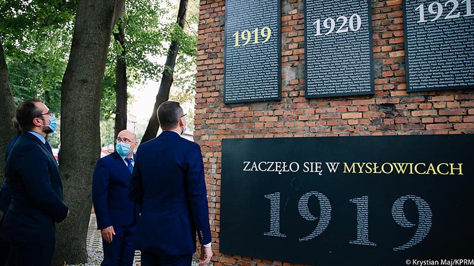 Premier Morawiecki złożył kwiaty w Powstańczej Strefie Pamięci