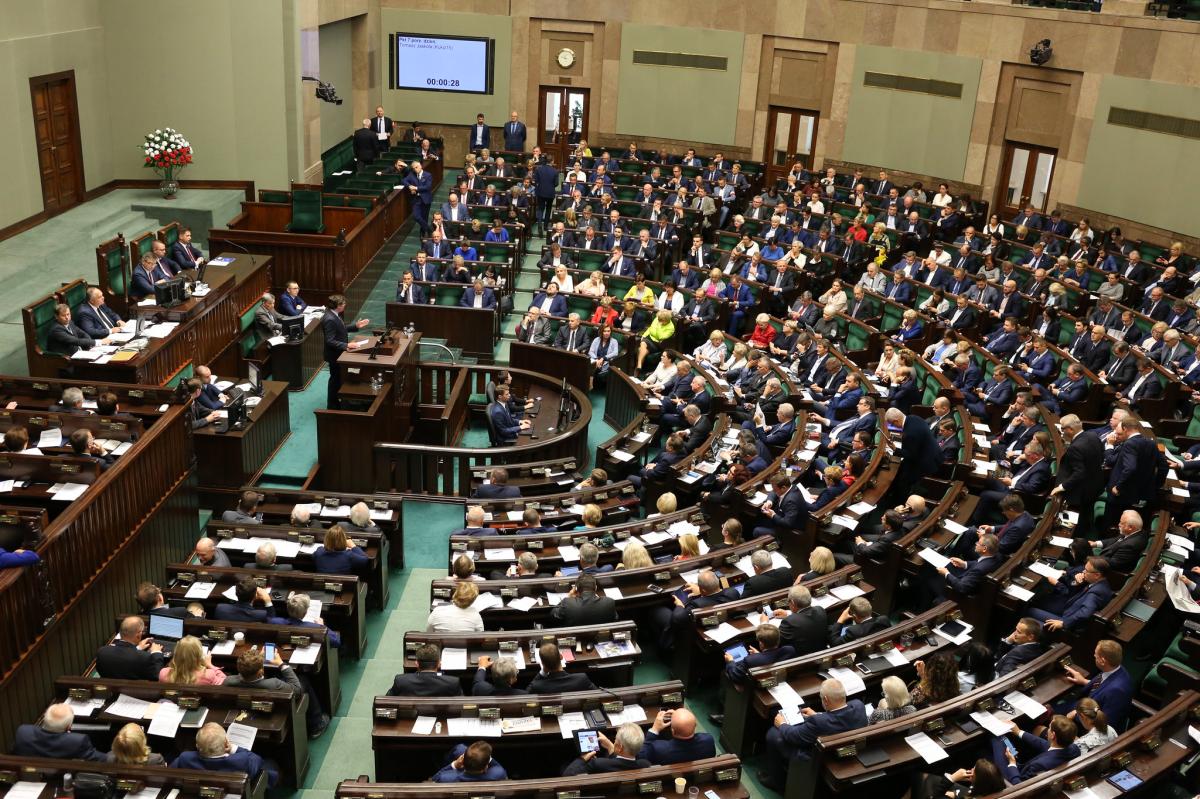 Podwyżki dla władz. Dla pierwszej damy pensja