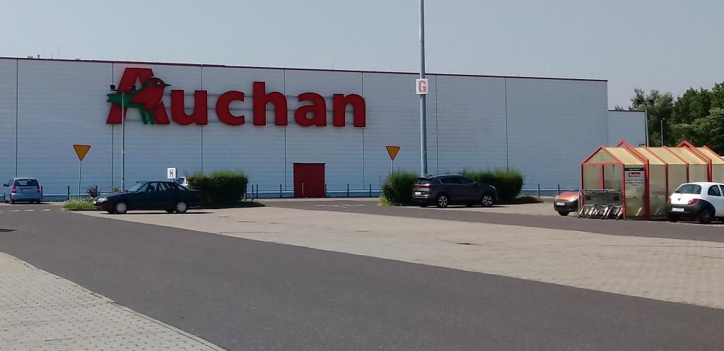 Czy sklepy i punty usługowe z Auchan znikną z mapy miasta?