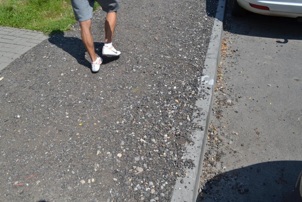 Chodnik z frezu. Ani to wygodne, ani bezpieczne