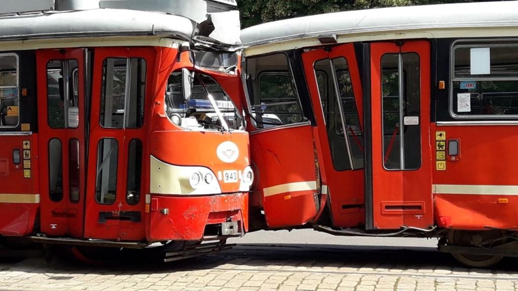 Zderzenie tramwajów na ul. Powstańców