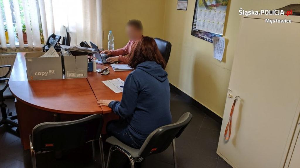 20-latka okradła własnego wujka