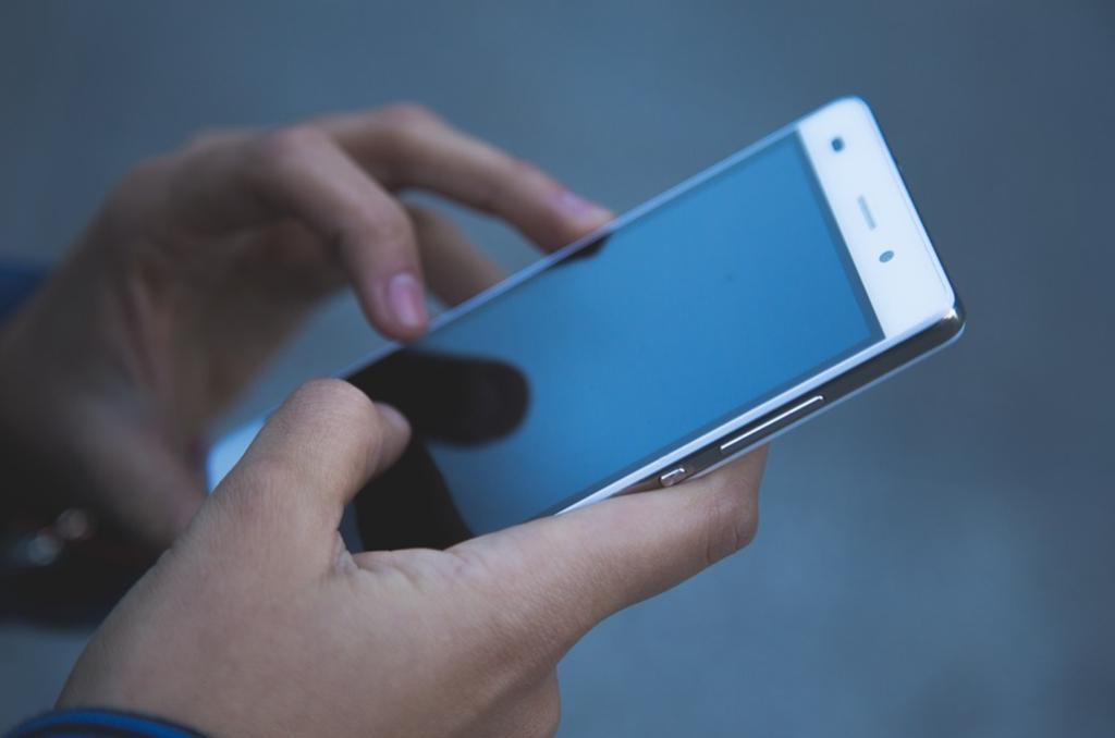 Poczta Polska ostrzega przed fałszywymi SMS-ami i mailami