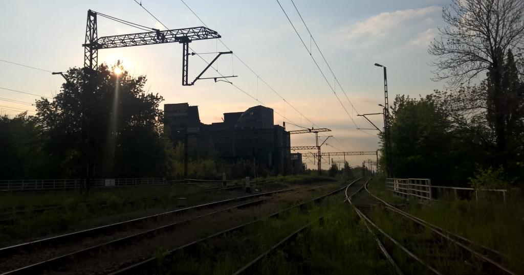 Po zawaleniu sortowni wstrzymano ruch pociągów