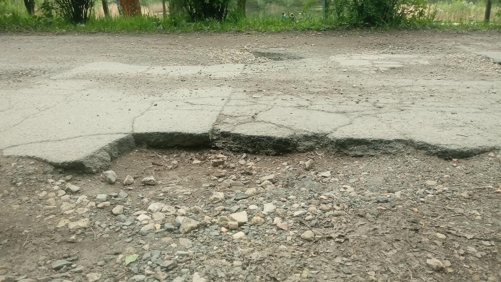 Wyboisty dojazd na Wesołą Falę
