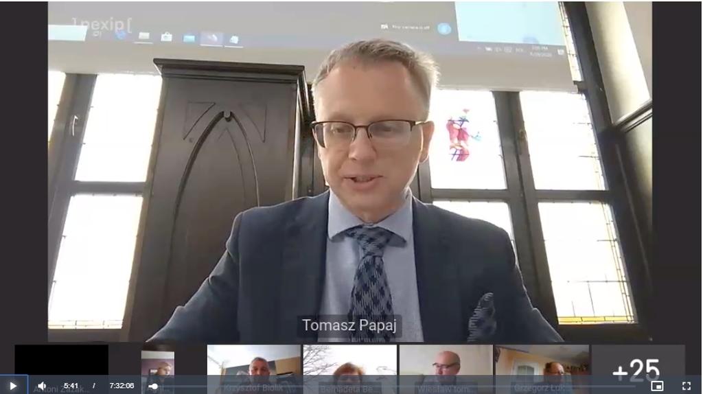 Radni obradowali zdalnie. Sesja trwała 7,5 godziny