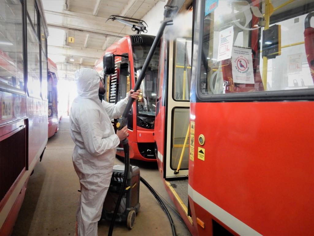 Tramwaje Śląskie dezynfekują wagony parą