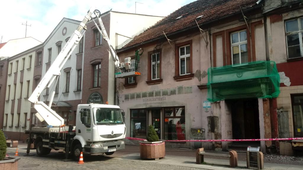 Zabezpieczają kamienicę przy Grunwaldzkiej