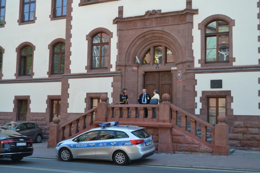 Sąd bez rozpraw, interesanci nie będą przyjmowani