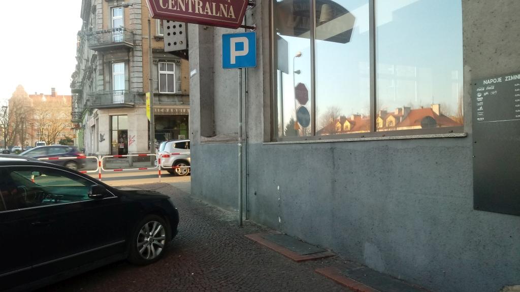 Parking na zakazie. Można parkować?