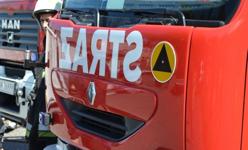 Bardzo mocno powiało. Wiatr łamał drzewa i uszkodził dachy