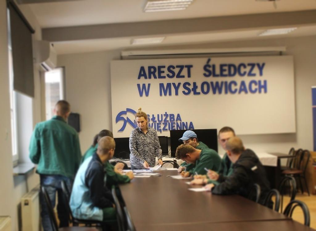 Klub pracy za kratami