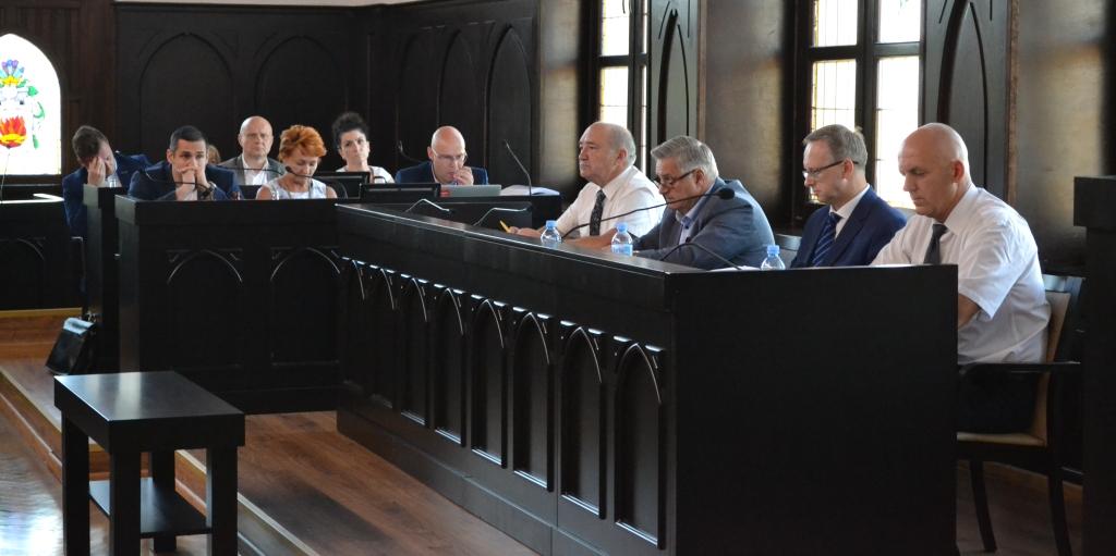 Trzeba być przyzwoitym. Wotum zaufania dla prezydenta