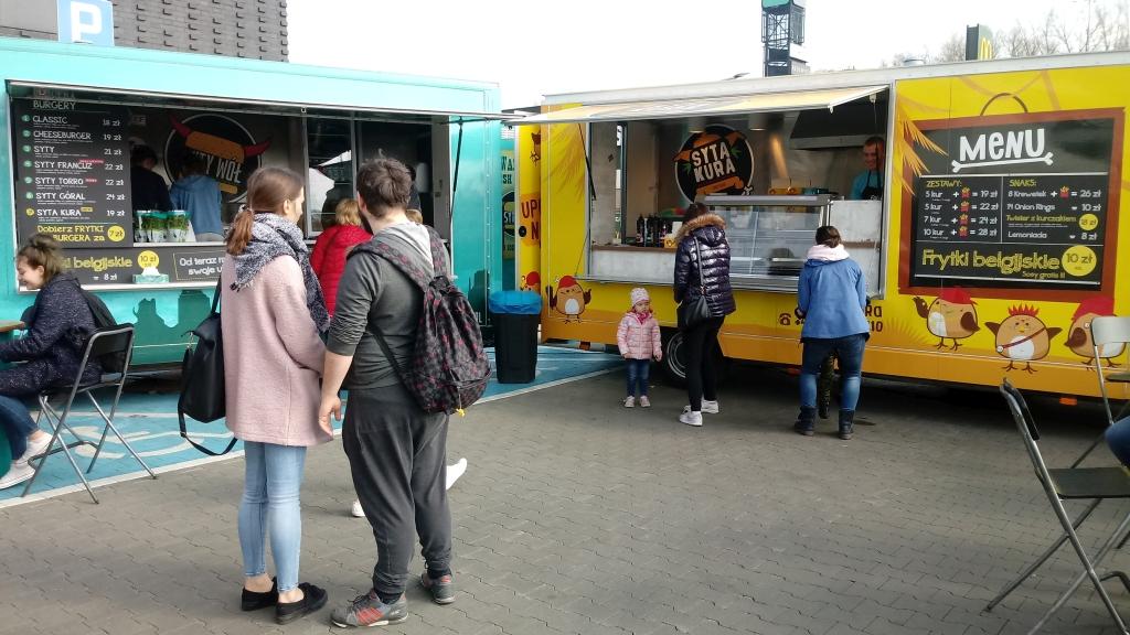 Trwa powitanie wiosny z inwazją food trucków