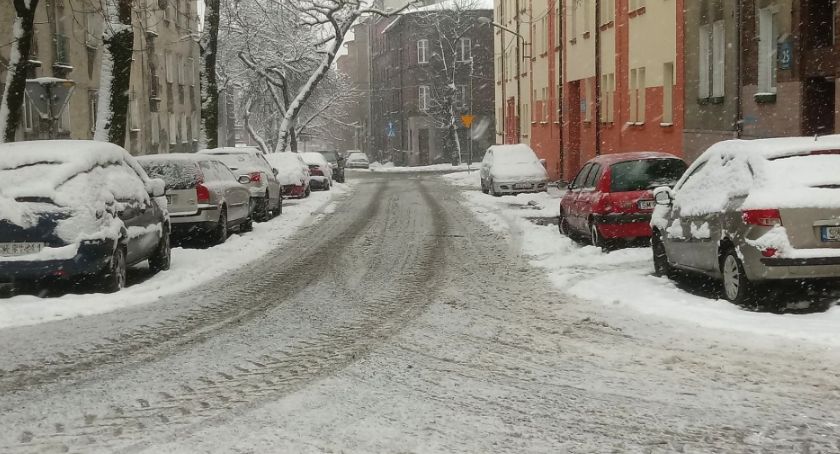 Zima zaskoczyła kierowców? Mnożą się kolizje na drogach