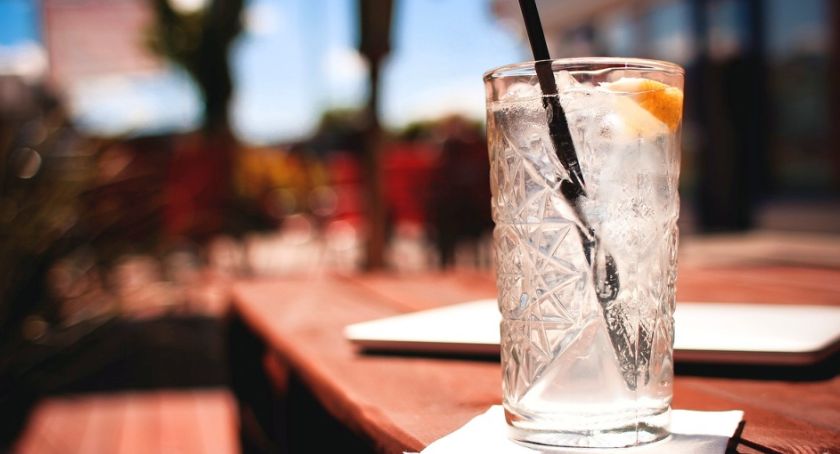 Właściciele barów i restauracji będą zwolnieni z opłaty za koncesję alkoholową