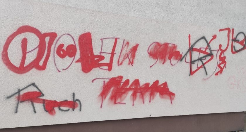 Dewastacje na Rymerze. Sprawców szuka policja