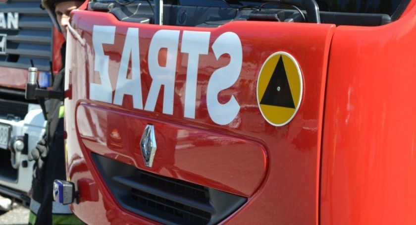 Strażacy gasili pustostan na Bończyku