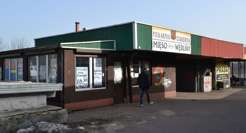 Koniec sklepików przy dworcu