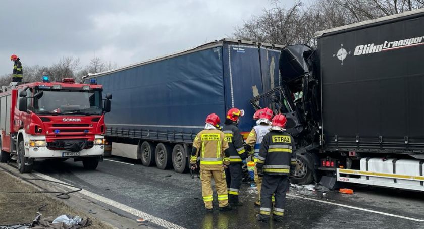 Cztery tiry i osobówka roztrzaskane na A4