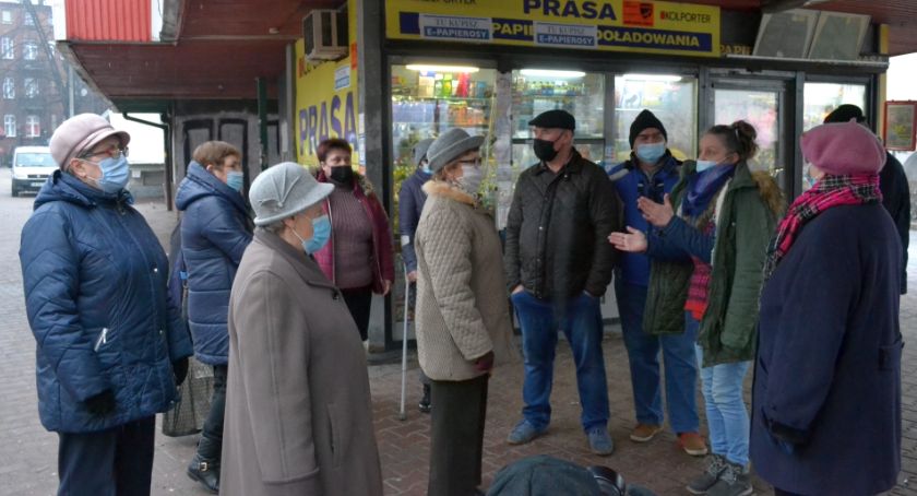 Przyszli wesprzeć przedsiębiorców z likwidowanego kiosku