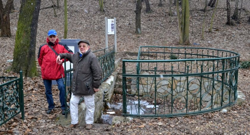 Źródełko na Promenadzie – trzeba zająć się tym, co pod ziemią