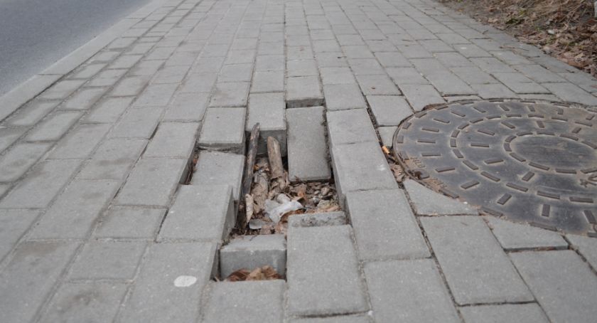 Chodniki niebezpieczne dla pieszych