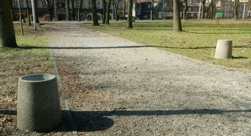 Żwir z parkowych alejek zniknie