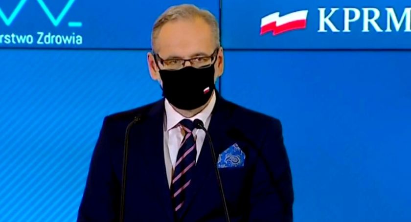 W maju luzowanie obostrzeń. Rząd przedstawił harmonogram