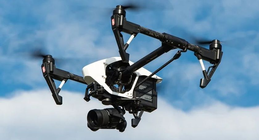 Dron odbierze śmieci?